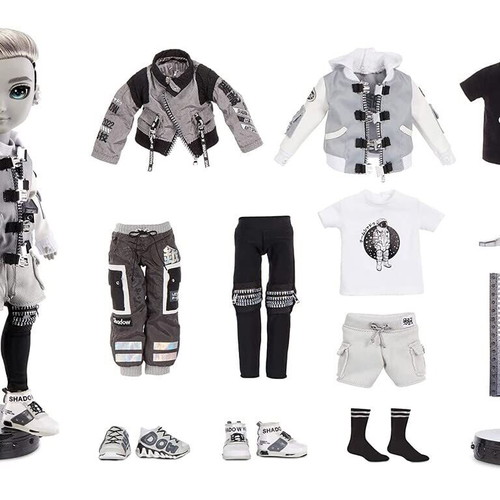Ash Silverstone Shadow High doll with second outfit