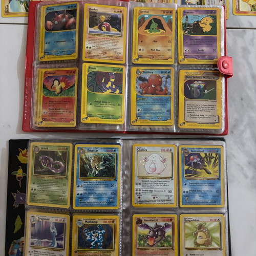 Mega Vintage Pokemon Pack new, 900 cards with albums and deck box
