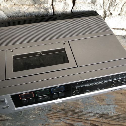 Hitachi VT-9300E Retro VHS Video Recorder, Made in Japan