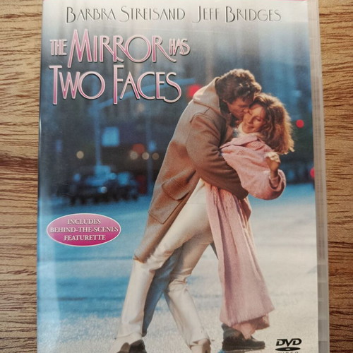 The Mirror Has Two Faces DVD like new with Greek subtitles