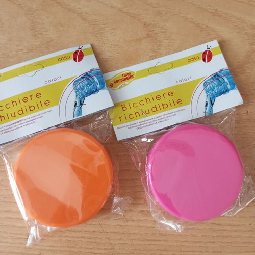 Plastic cups new, expandable and closable