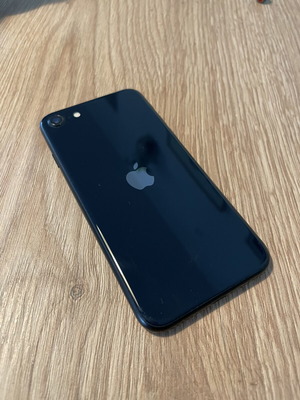 IPhone SE 3rd generation like new, 128GB, black with cases