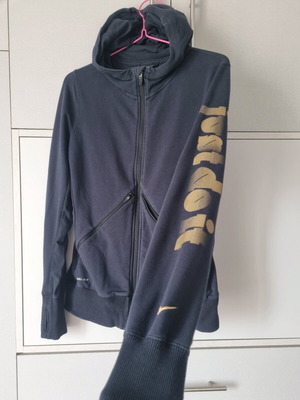 Φούτερ DRI-FIT Nike με φερμουάρ και κουκούλα, slim fit μέγεθος M σαν καινούργιο