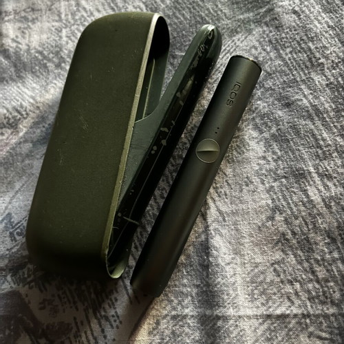 Iqos Iluma green used with minor external scratches