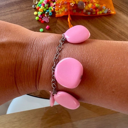 Plastic beads for crafts with bracelet gift like new