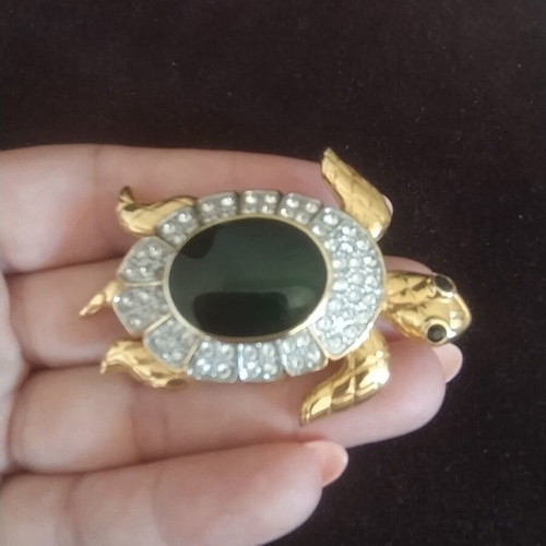 Turtle vintage brooch with large green emerald-like stone, like new