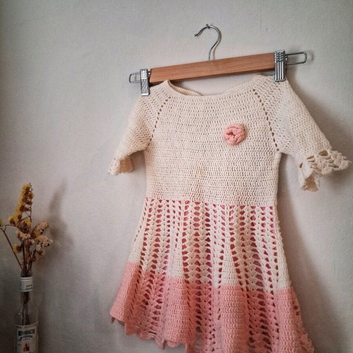 Handmade toddler dress 2y like new, knitted, lined