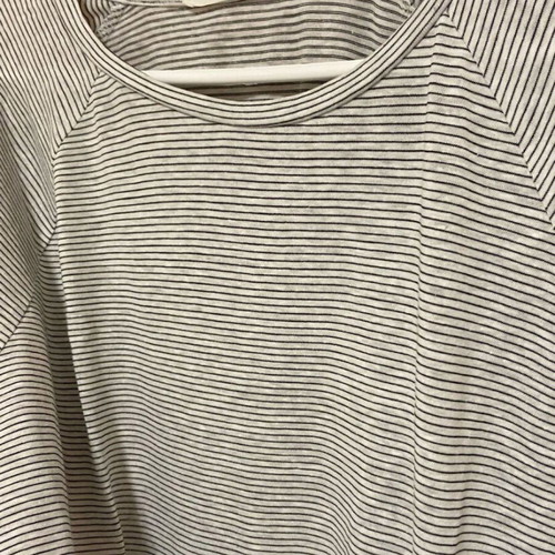 Yayq Women T-Shirt Black and White Used, Size Large