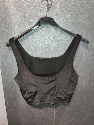 Velvet crop top Stradivarius like new, size medium, black