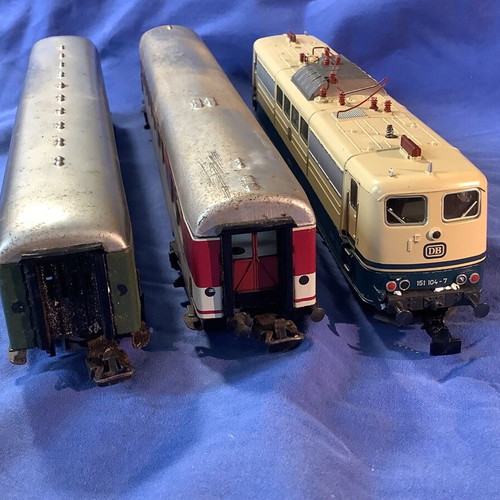 Marklin set electric locomotive 3058, carriages, parts and rails used