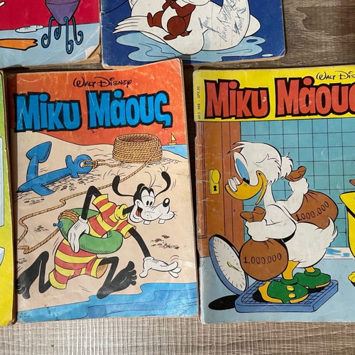 Mickey Mouse comic collection used, 31 issues, over 25 years old