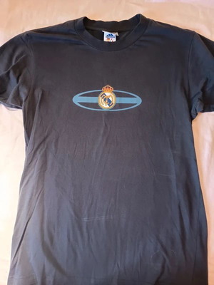 T-shirt Real Madrid like new with slight fading
