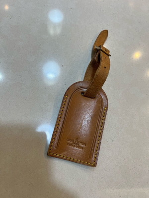 Louis Vuitton αυθεντική ετικέτα τσάντας μεταχειρισμένη με μικρή φθορά