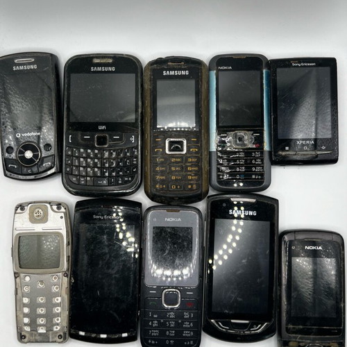 Mobile phones for spare parts, no check, some without batteries
