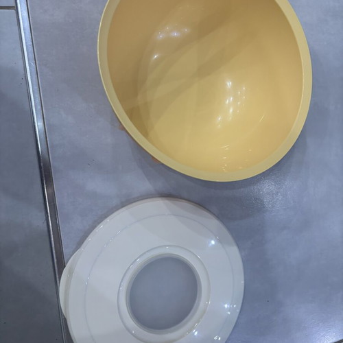 Tupperware bowl 3.5 liters with removable lid