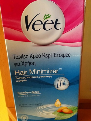 Veet wax hair removal strips with 2 strips and wipe