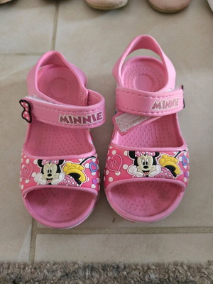 Minnie sandals used, size 22/23, pink