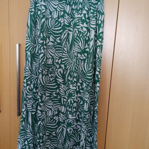 Namaste Midi Skirt like new, cotton, beige and green, size L
