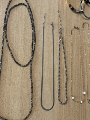 Stainless steel necklaces and bracelets, gold and silver colors