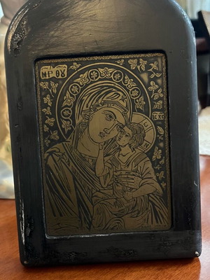 Lithographic image of Virgin Mary with Jesus Christ used