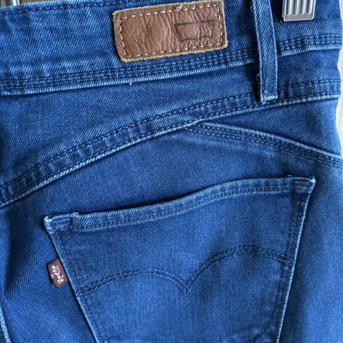 Lévis women's jeans like new, size M, blue