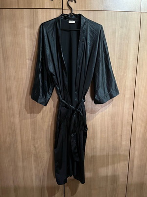 Dolce & Gabbana women's robe like new, black satin