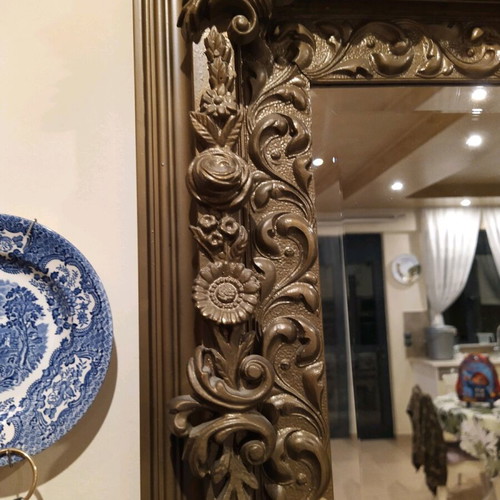 Mirror with carved frame like new, dimensions 1.25x0.75