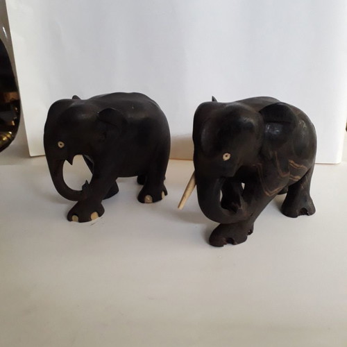 Pair of elephant figurines used, ebony, excellent condition