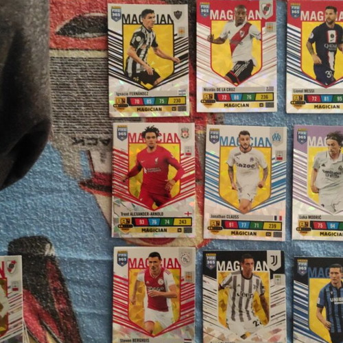 Fifa365 Dominator, Titan, Magician collection like new, 40 cards