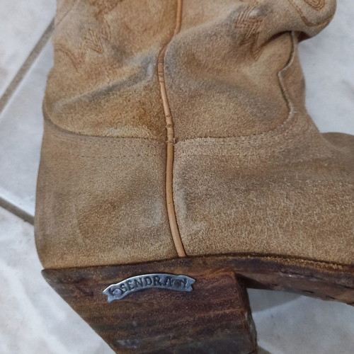 PRICE DROP:LEGENDARY SENDRA 39 HANDMADE BOOTS