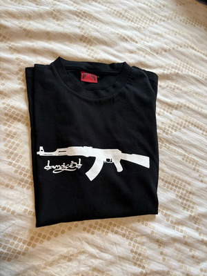 Nike T-shirt size M like new, black, slightly oversized