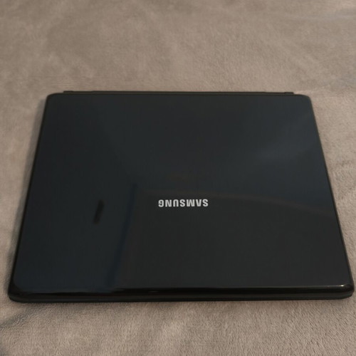 Samsung R505 Laptop like new with SSD 840 Pro and Windows