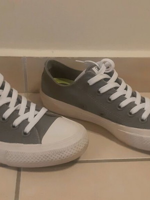 All Star Chuck Taylor αθλητικά σαν καινούργια, μέγεθος 37.5, άσπρο και γκρι