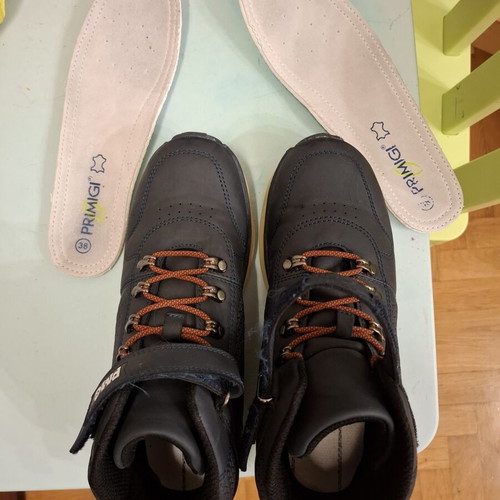 Primigi children's leather waterproof boots size 38 like new