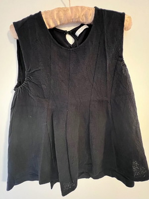 Hoss Intropia black brocade top used