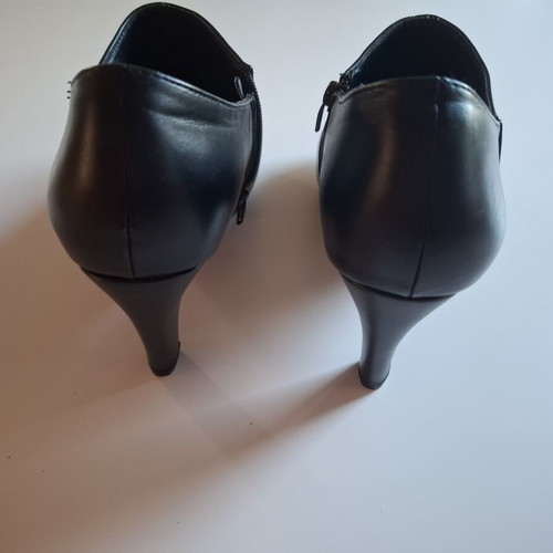 Ankle boots new, black, size 41, Spanish brand Maripaz
