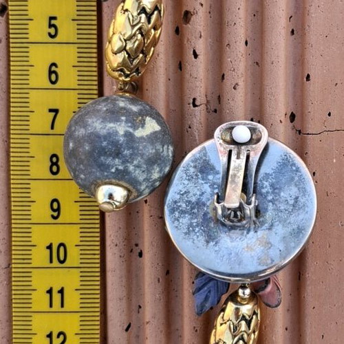 Vintage clip-on earrings used, nature-inspired design