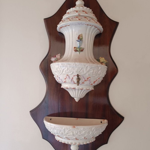 Vintage decorative wall fountain from Italian ceramic like new