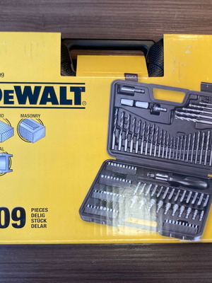 Dewalt bit and drill set new