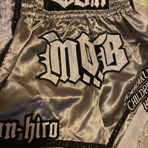 Twins Special Muay Thai and kick box shorts XL new