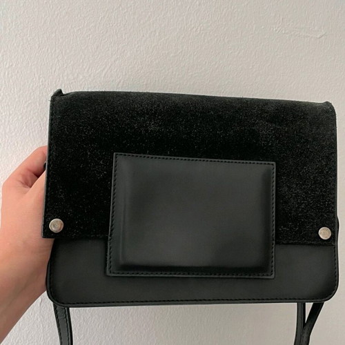 Boutique Black Shoulder Bag used, elegant and timeless