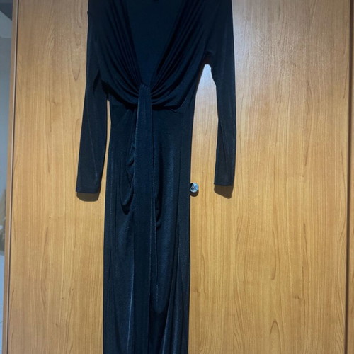 Dress with deep neckline black like new, one size