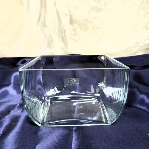 Inis Handmade Glass Bowl Vase like new, thick transparent glass