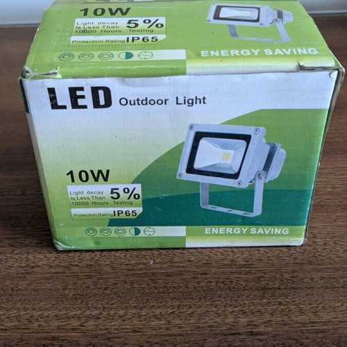 Led RGB 10 watt waterproof floodlight with remote control like new
