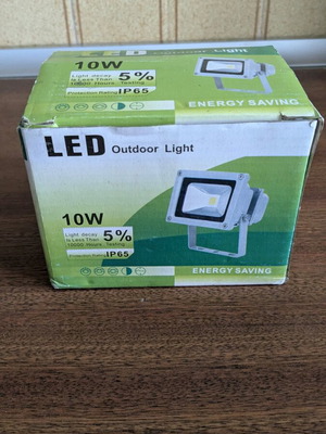 Led RGB 10 watt waterproof floodlight with remote control like new