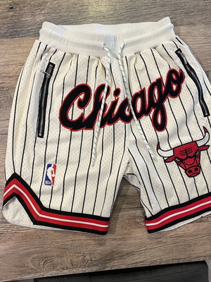 NBA Chicago Bulls βερμούδα σαν καινούργιο, μαύρο και άσπρο, μέγεθος M
