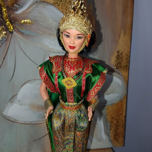 Barbie Dolls of the World Thai doll with stand