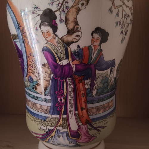 Porcelain vase collectible used, large size, decorative