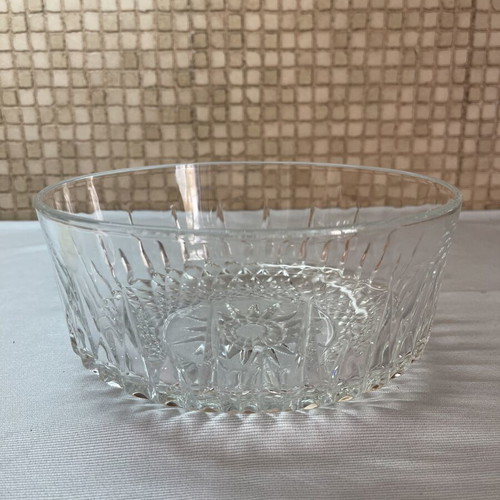 Vintage Arcoroc France Diamant Glass Bowl 20cm like new