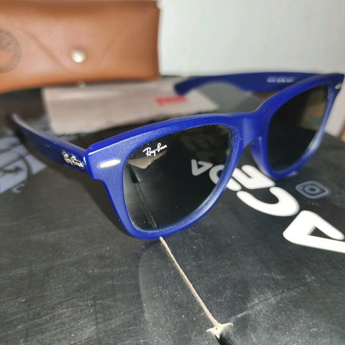 Ray Ban Wayfarer RB2140 sunglasses like new, blue frame, grey lenses
